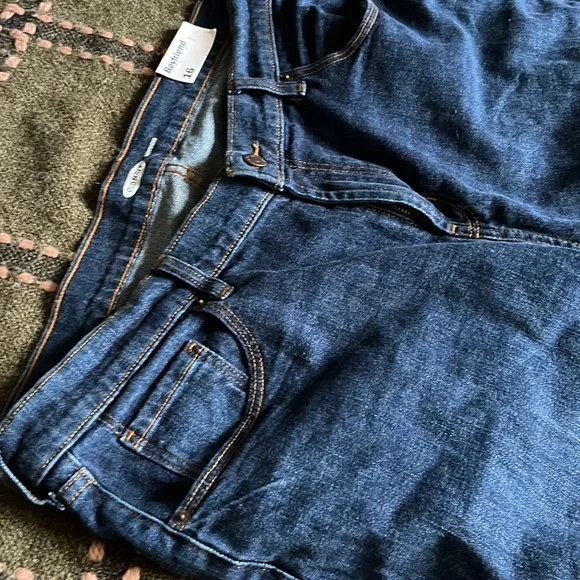 Old Navy boyfriend jeans 👖 - Picture 4 of 10